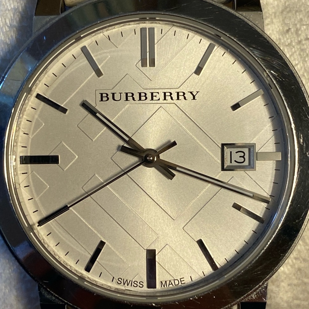 BURBERRY WHITE DIAL WATCH - Picture 5 of 8